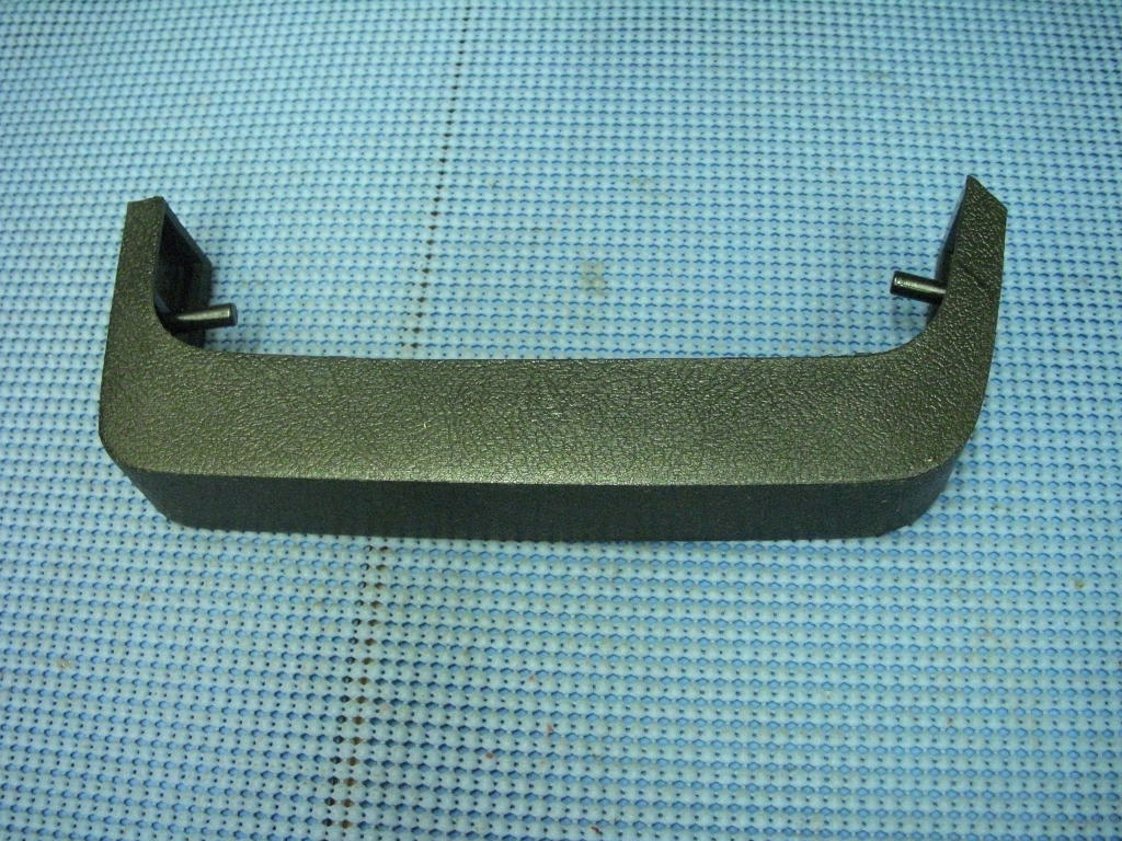 1977 - 1979 Oldsmobile Right Hand Front Bumper Guard Insert NOS # 556246
