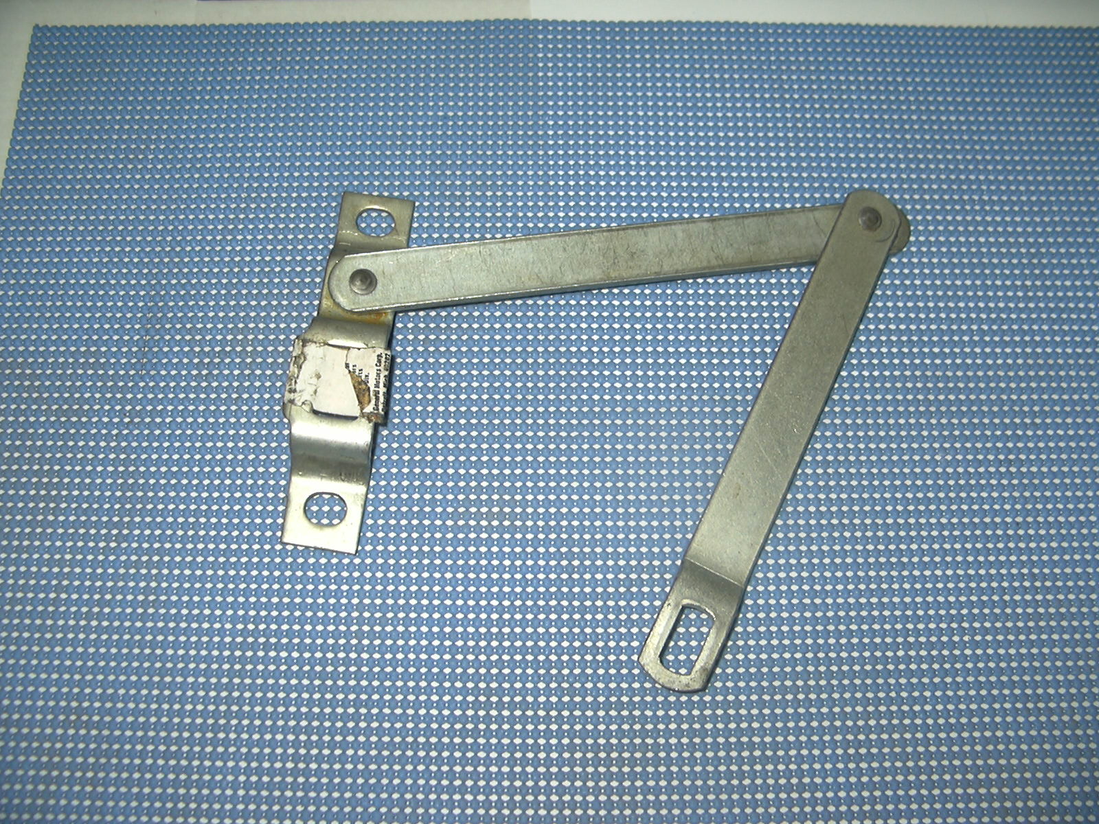 1976-1978 Chevrolet And GMC Right Hand End Gate Link Assembly With Striker Plate NOS # 458026