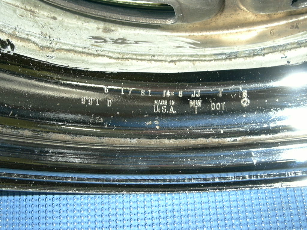1978 - 1987 Buick Wheel NOS # 25504291