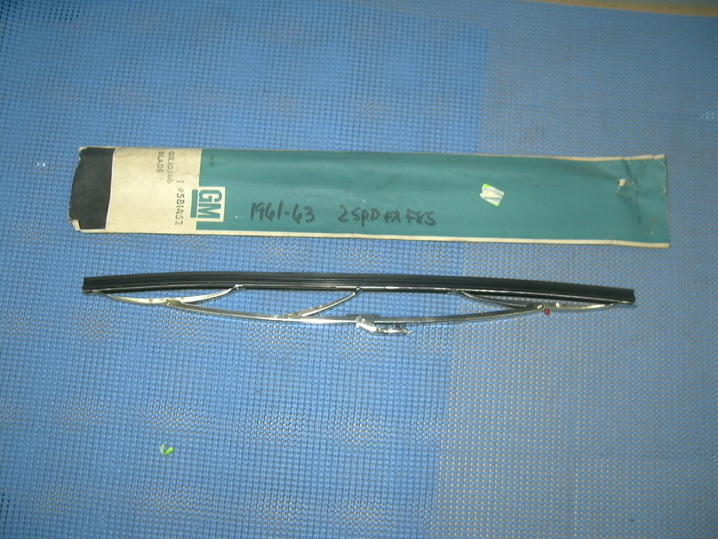 1961-1963 GM Windshield Wiper Blade Assembly NOS # 581452