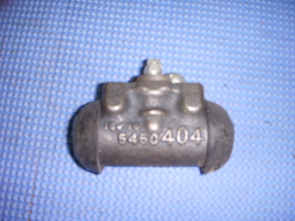 1949 - 1957 GM Left Hand Rear Brake Wheel Cylinder NOS # 5450401