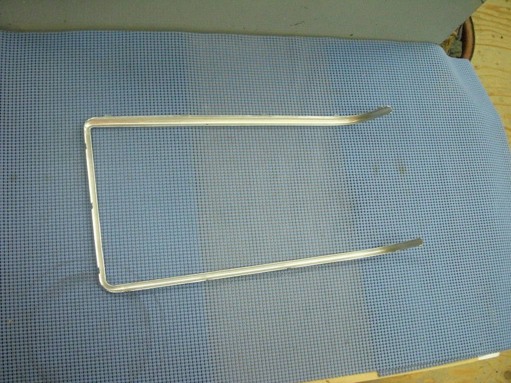 1972 Oldsmobile Right Hand Grille Molding NOS # 410638