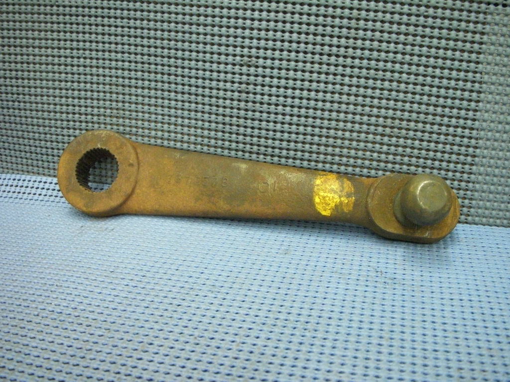 1960 - 1962 Chevrolet Steering Pitman Arm with Stud NOS # 5673580