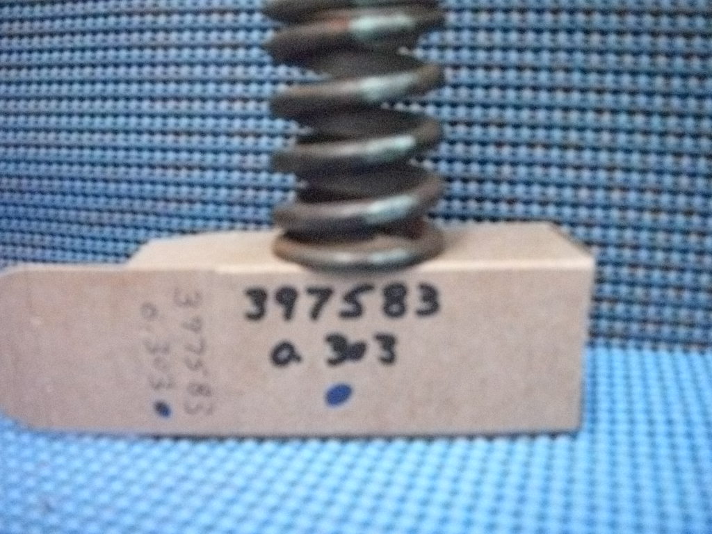 1964 - 1971 Oldsmobile Engine Intake and Exhaust Valve Spring NOS # 397583