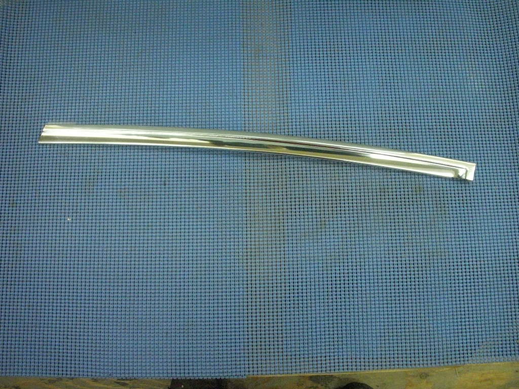 1977 - 1979 GM Right Hand Back Window Reveal Side Molding NOS # 1715278
