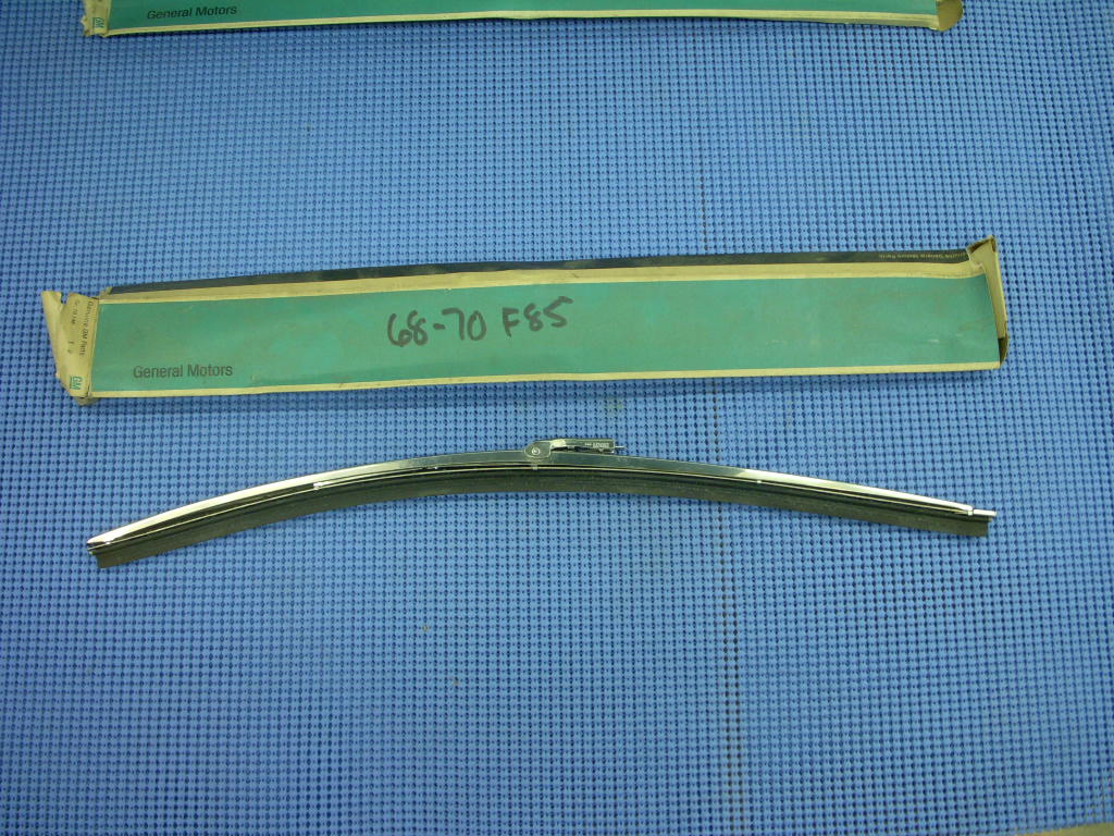 1968 - 1973 GM Windshield Wiper Blade NOS # 3913614