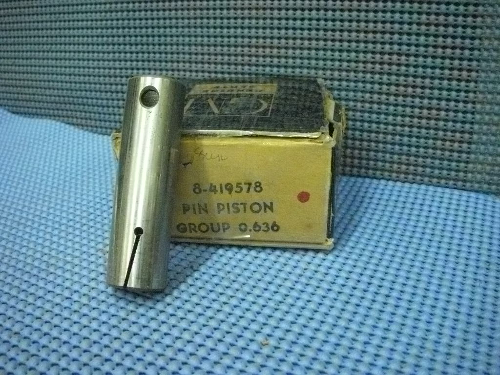 1941 - 1948 Oldsmobile Piston Wrist Pin NOS # 419578