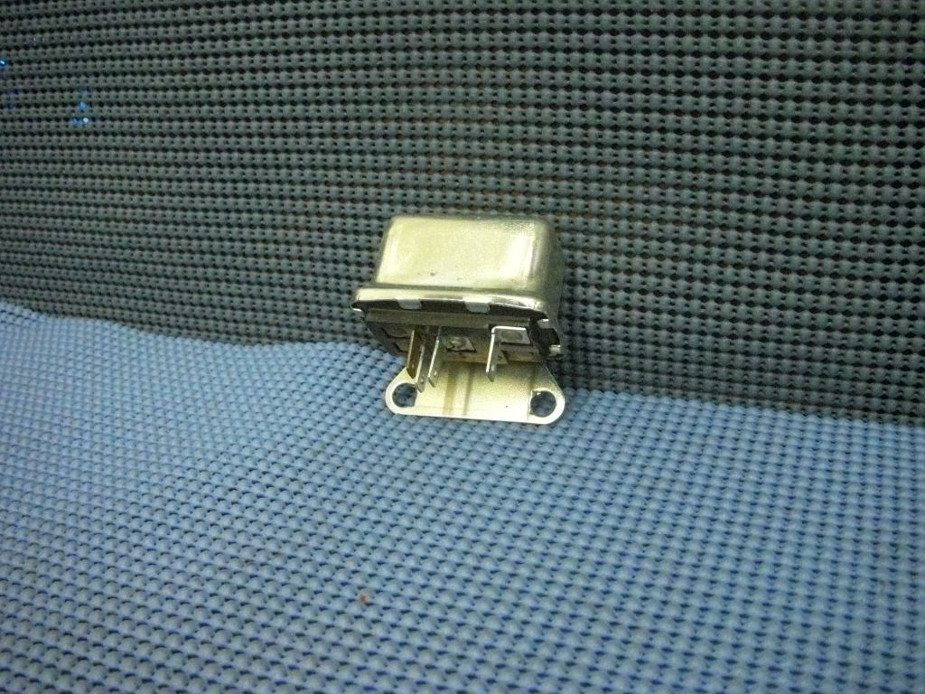 1966 - 1972 Oldsmobile A/C Blower Control Relay NORS # 391948