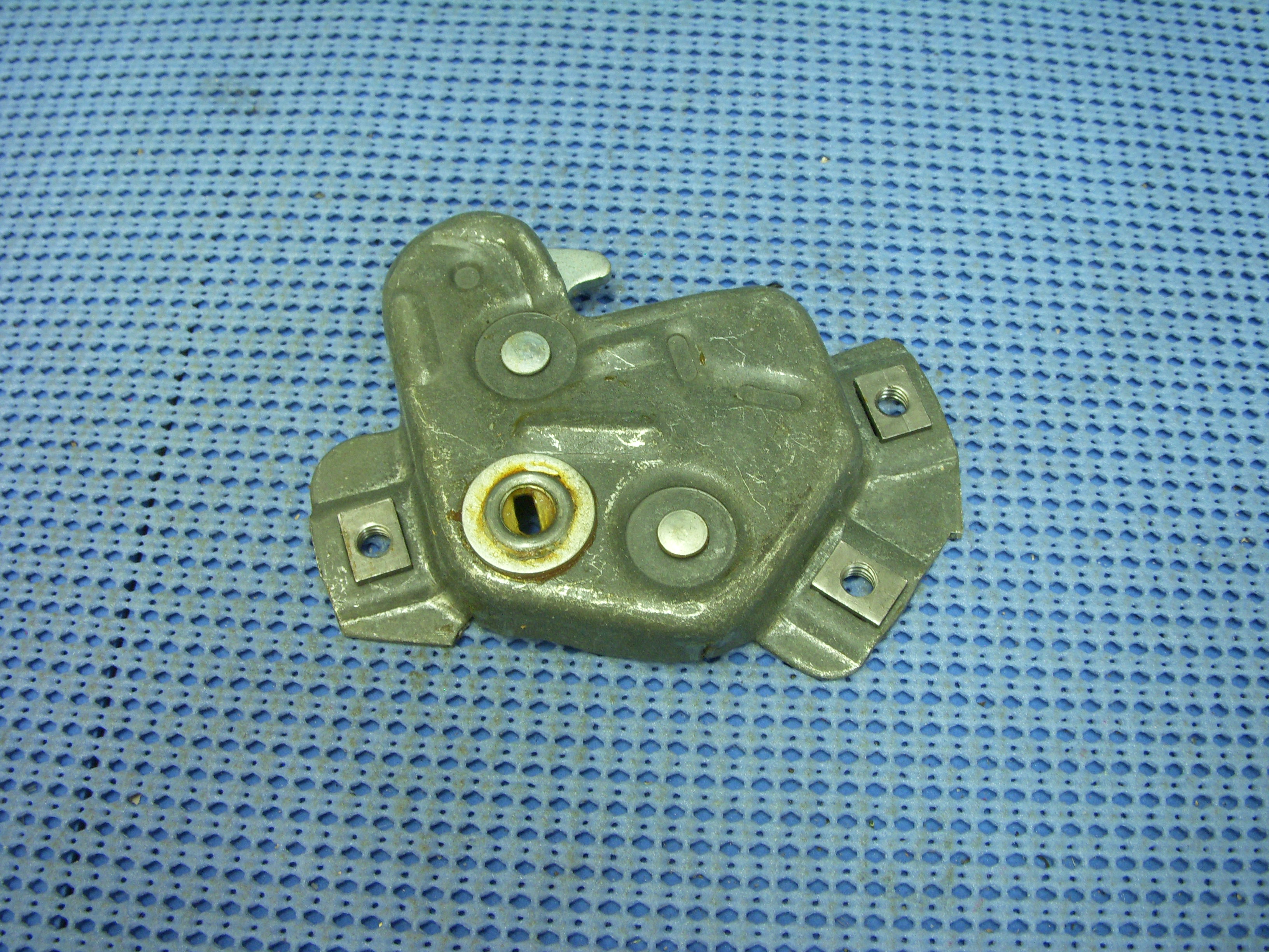1976 - 1981 GM Rear Compartment Lid Lock # 9849686
