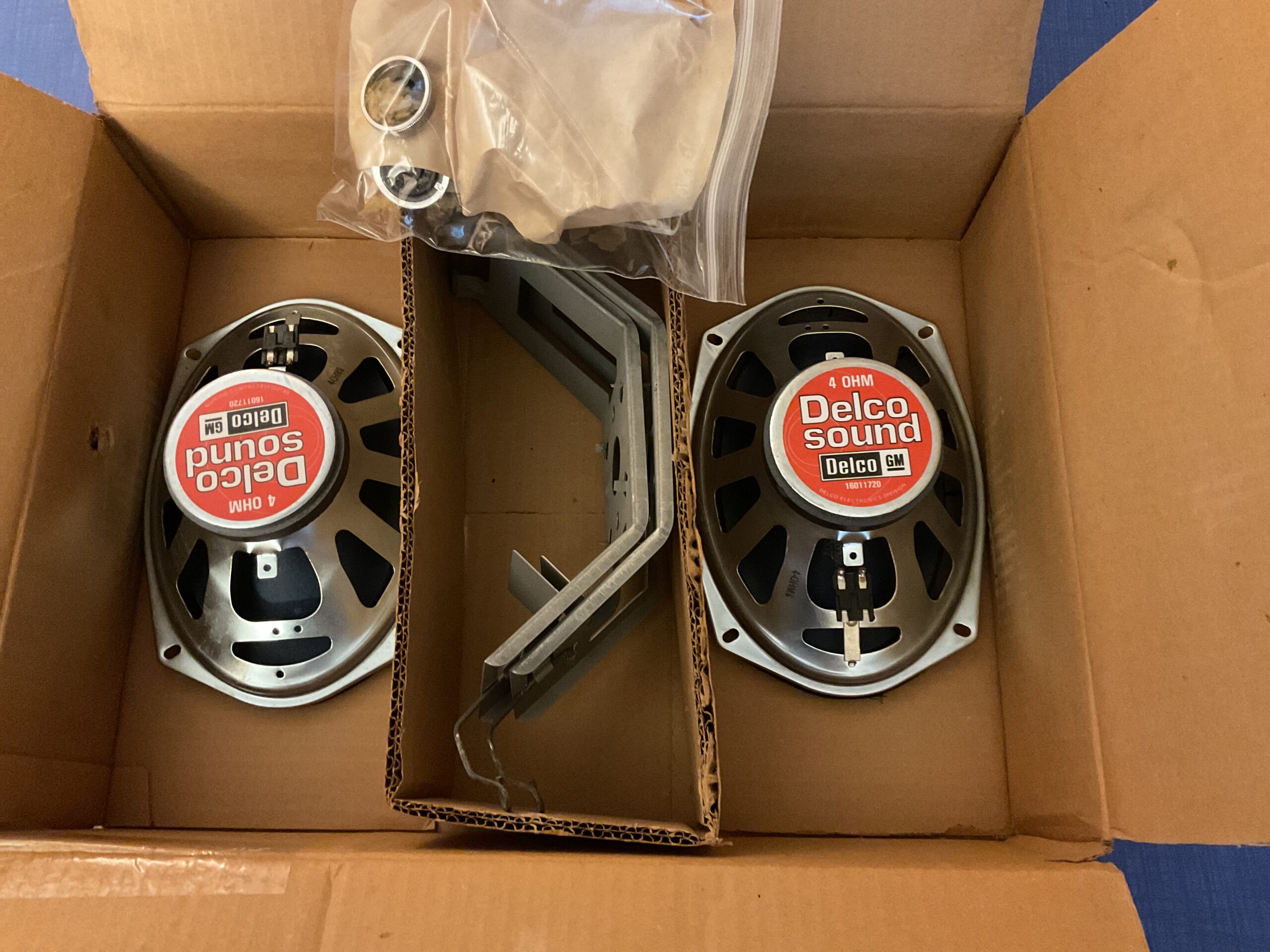 thumbnail interactive-video image 1 of NOS Delco 4x10 Dash Speaker For 1966-67 Chevelle, 1969 Cutlass, Camaro – 10 Ohm 1 of 5