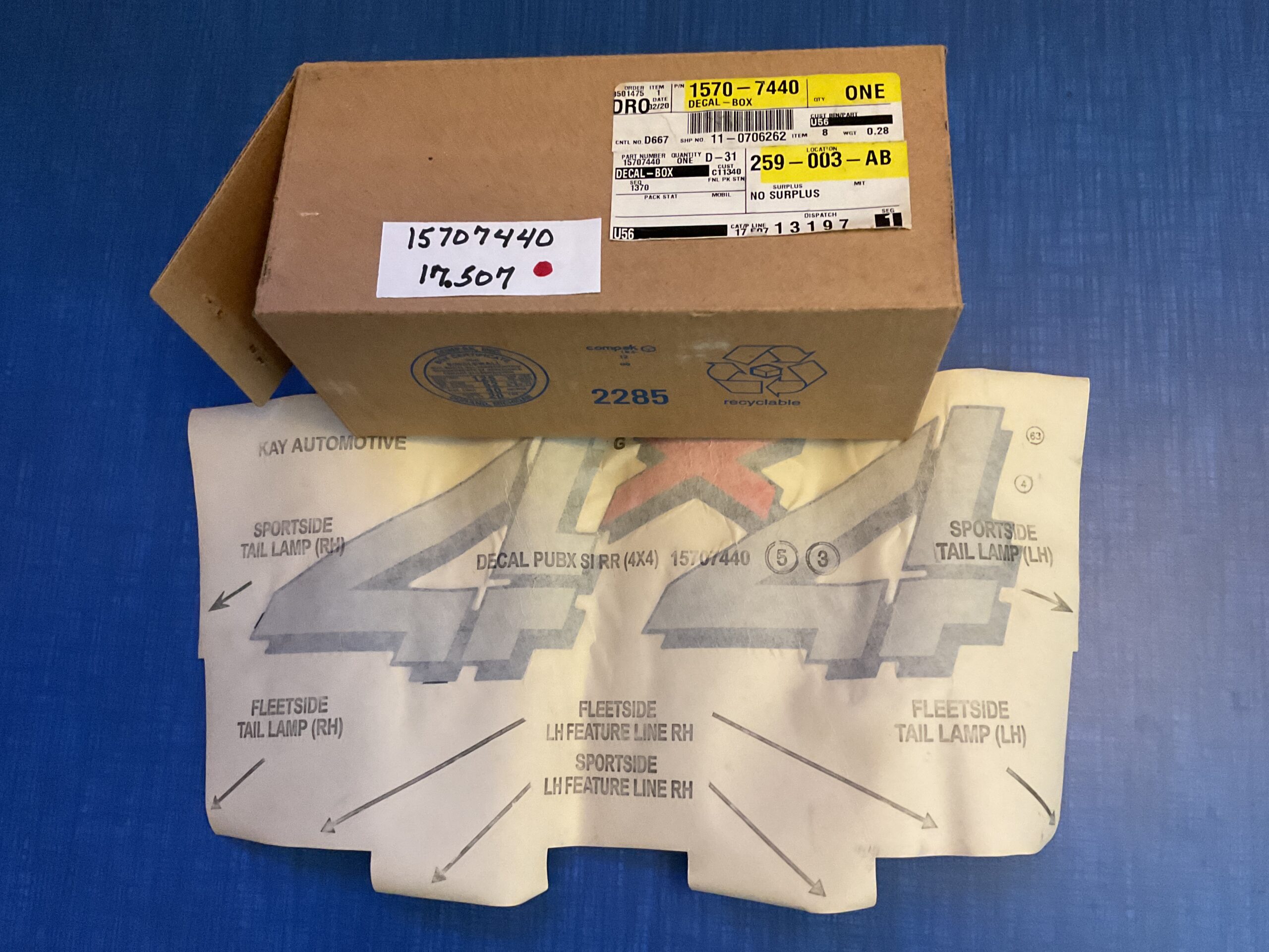 1999 - 2007 Chevrolet 4WD Pickup NOS Box Side 